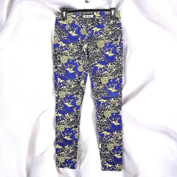 Hot Kiss Skinny Lily Jeans Womans Size 3 Blue Floral All‎ Over Pattern Stretch - Picture 1 of 14
